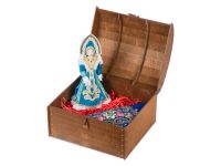 Подарочный набор Новогоднее настроение: кукла-снегурочка, платок
